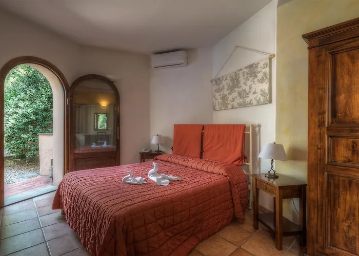Borgo San Martino 3* 리파벨라